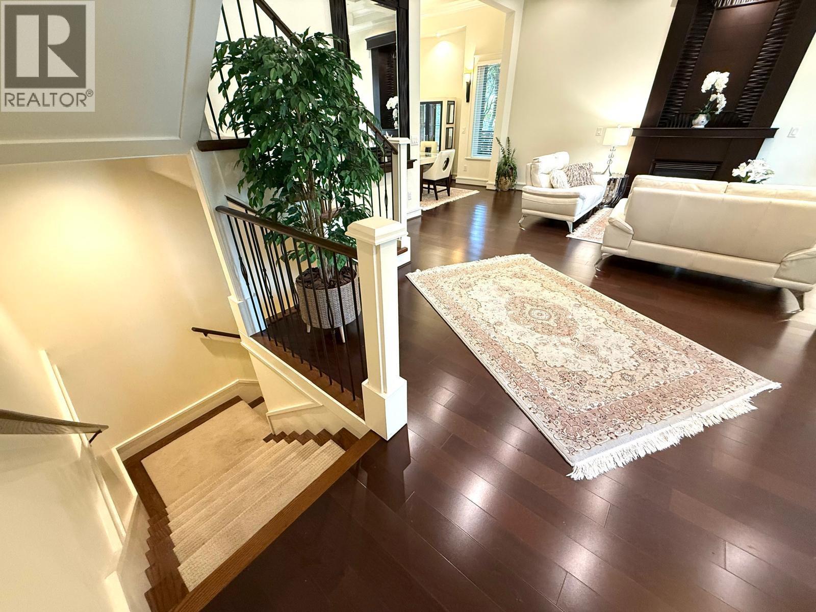 1017 CANYON BOULEVARD, North Vancouver