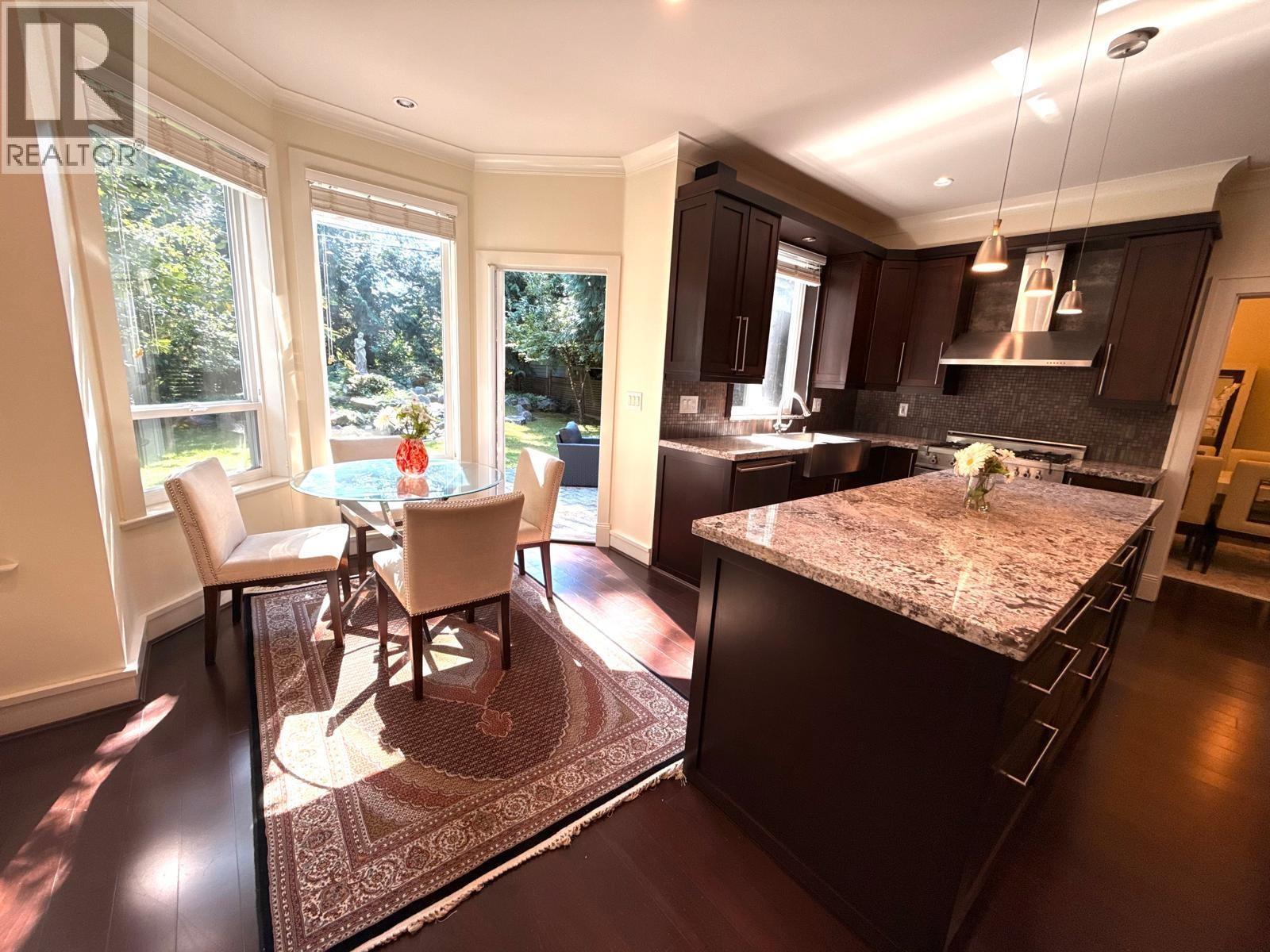 1017 CANYON BOULEVARD, North Vancouver