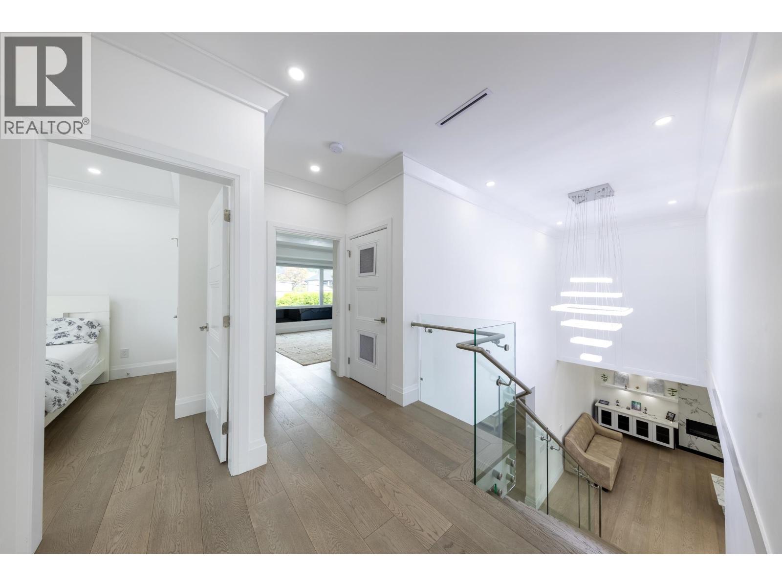 3560 HIGHLAND BOULEVARD, North Vancouver