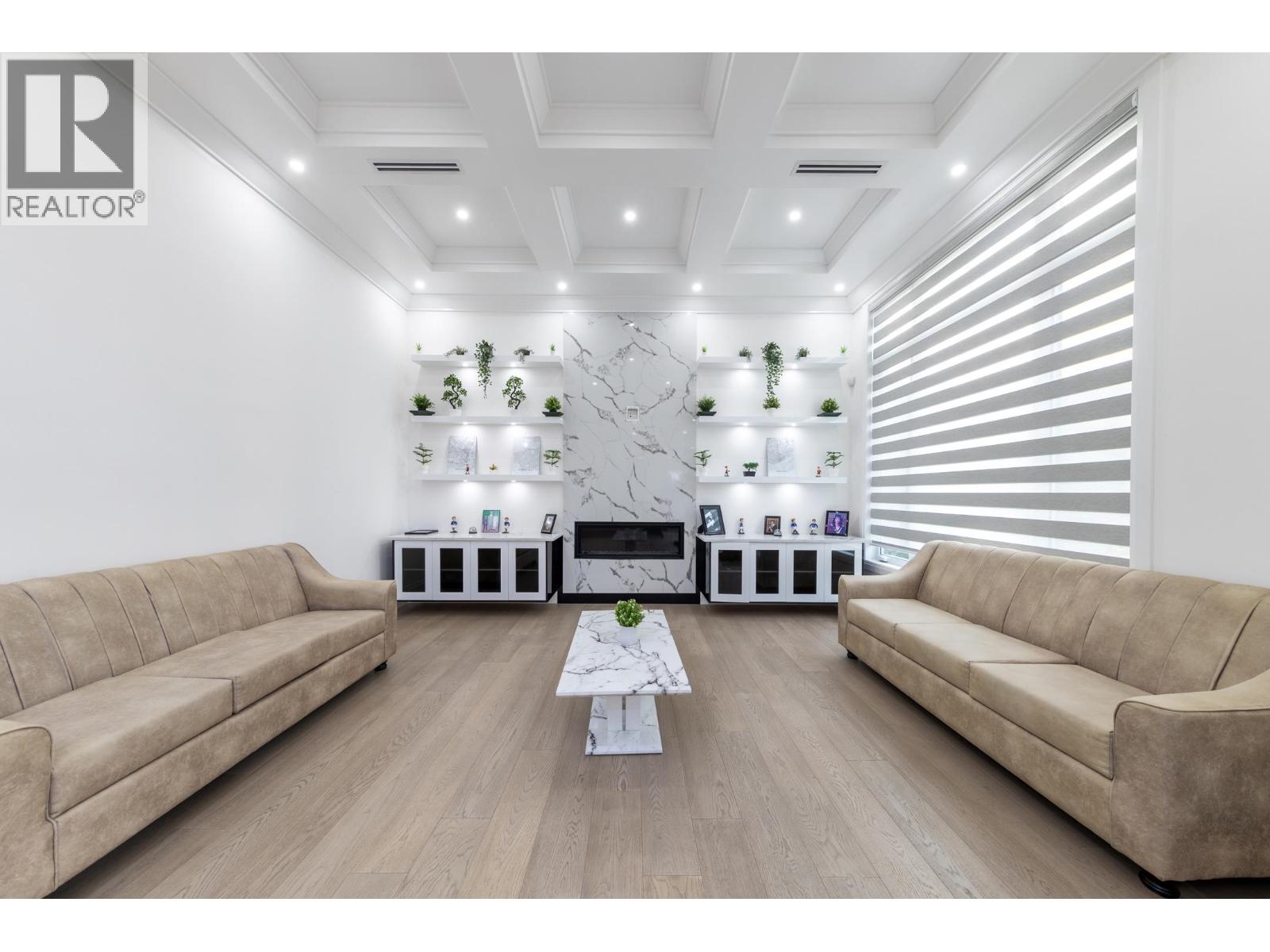 3560 HIGHLAND BOULEVARD, North Vancouver