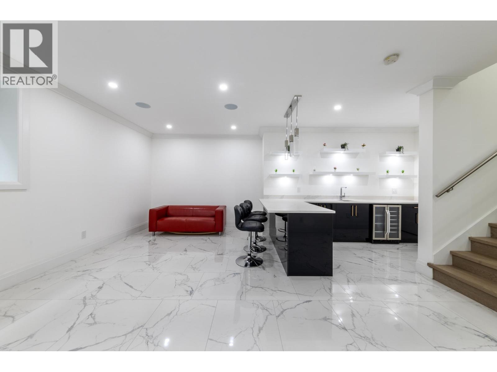 3560 HIGHLAND BOULEVARD, North Vancouver