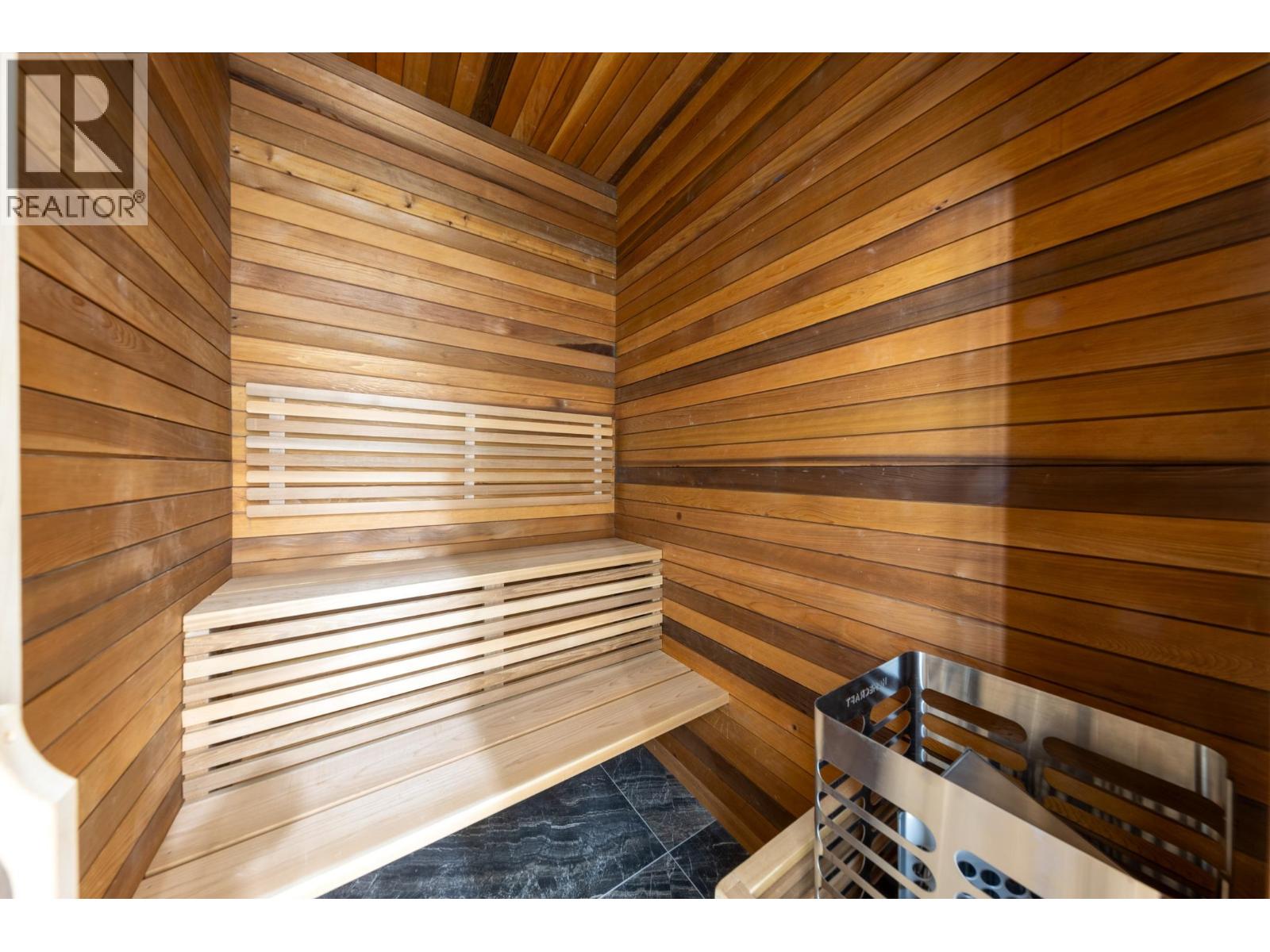 3560 HIGHLAND BOULEVARD, North Vancouver