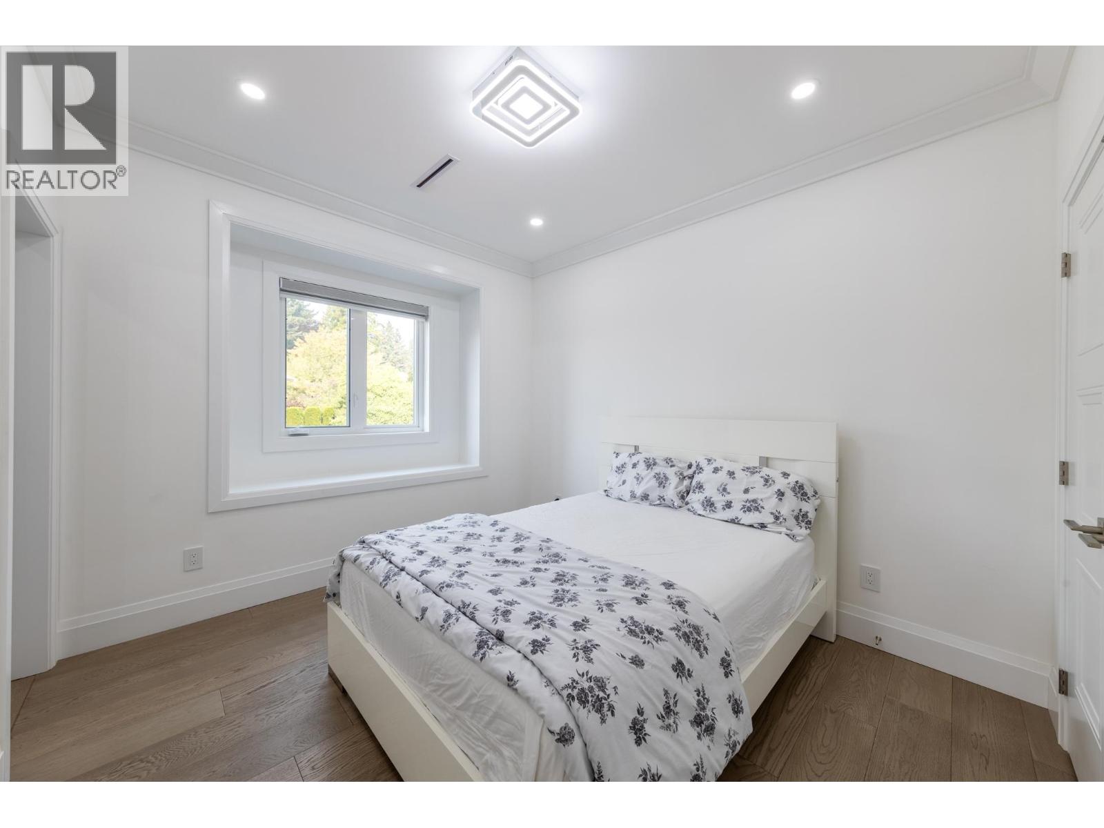 3560 HIGHLAND BOULEVARD, North Vancouver