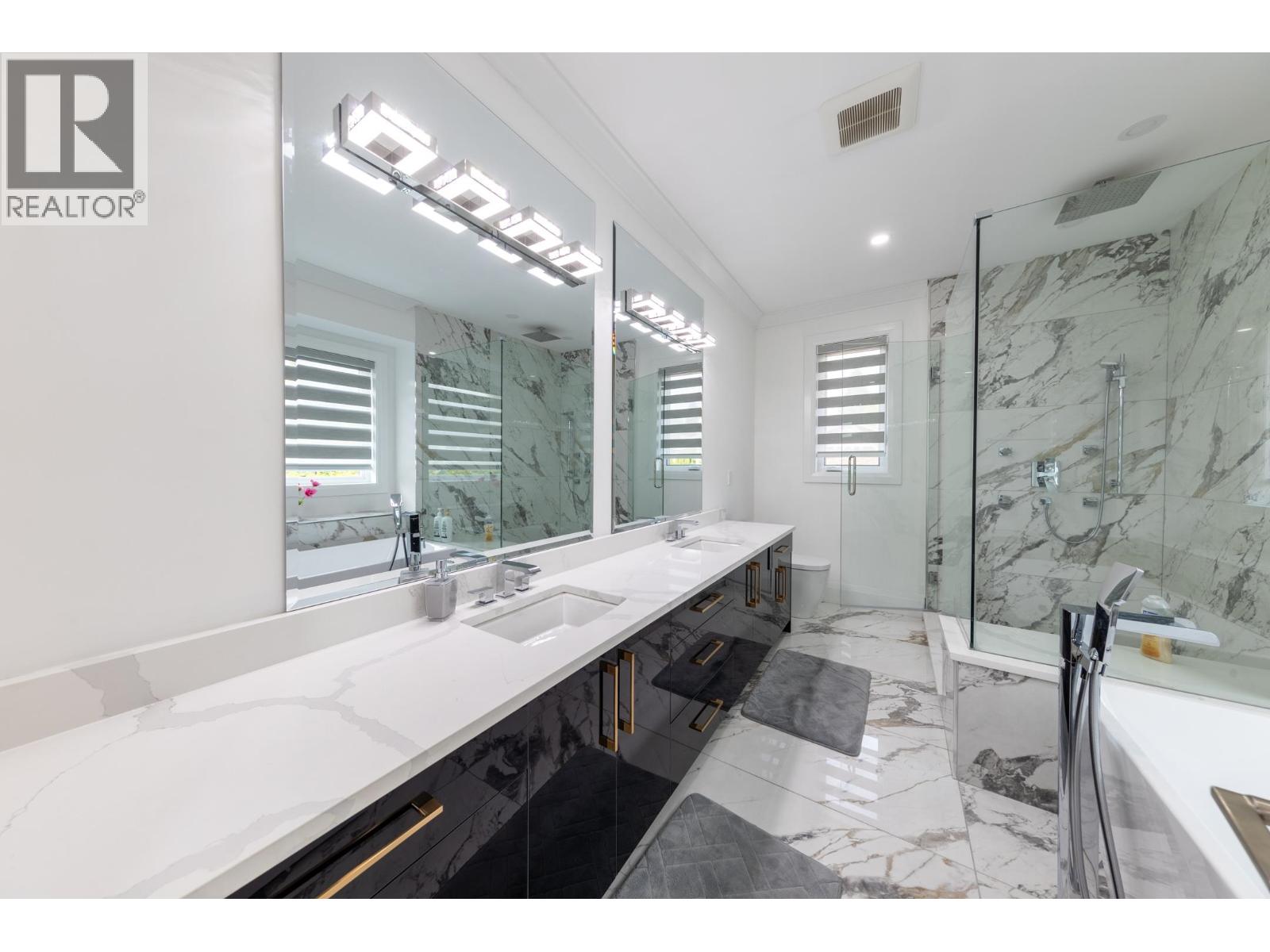 3560 HIGHLAND BOULEVARD, North Vancouver