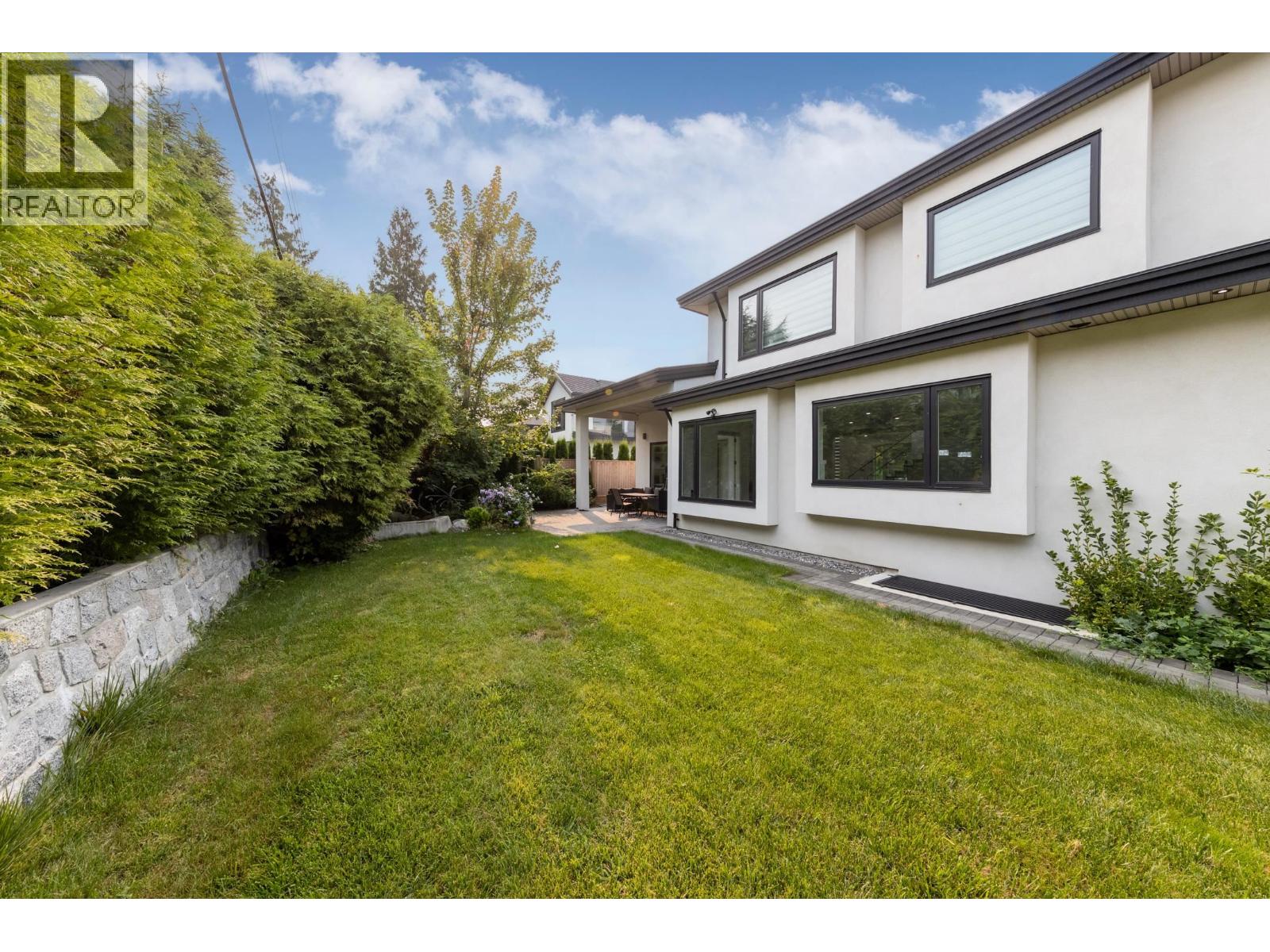 3560 HIGHLAND BOULEVARD, North Vancouver