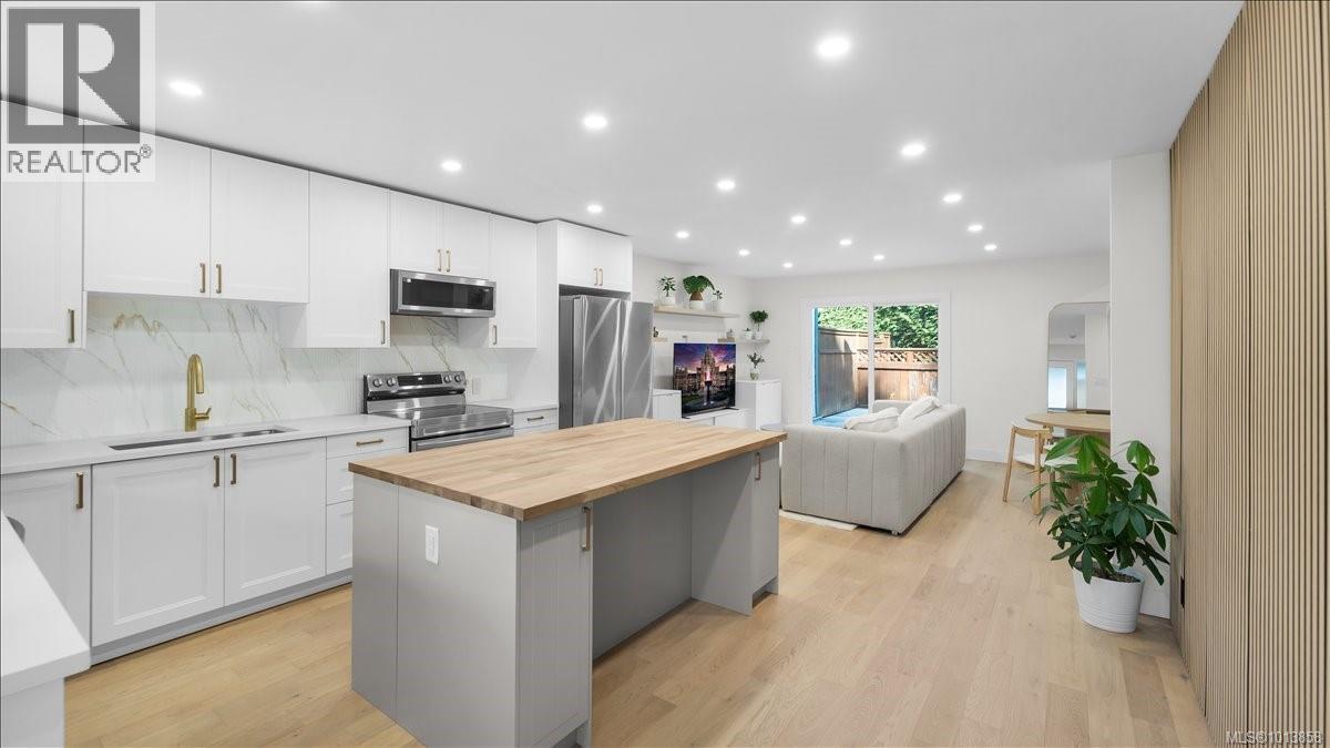 602 640 Broadway Street, Saanich