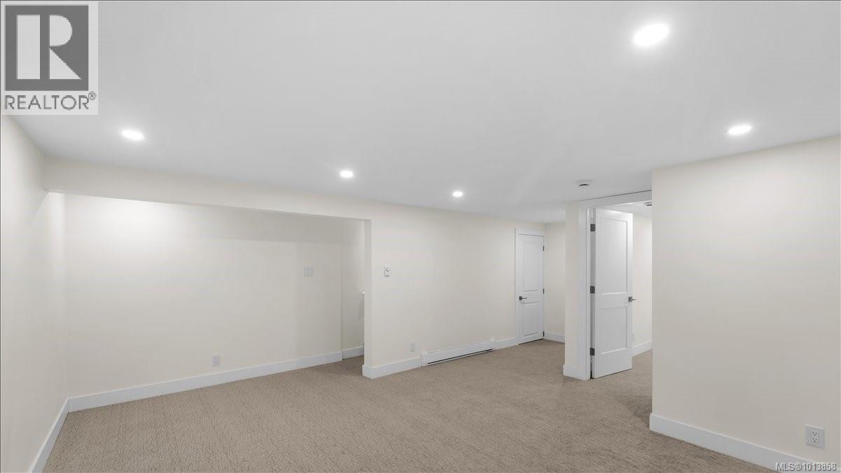 602 640 Broadway Street, Saanich