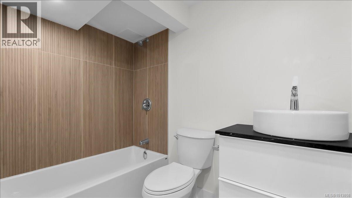 602 640 Broadway Street, Saanich