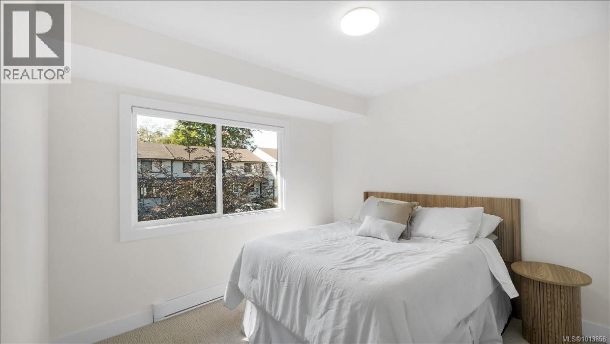 602 640 Broadway Street, Saanich