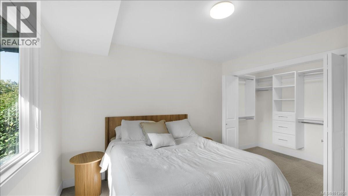 602 640 Broadway Street, Saanich