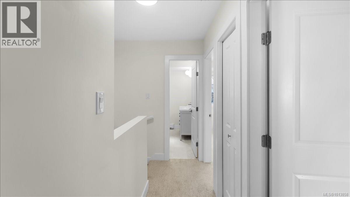 602 640 Broadway Street, Saanich