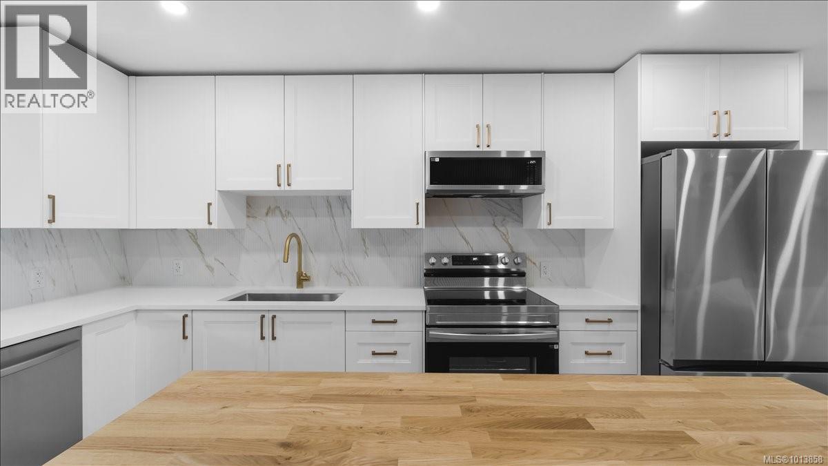 602 640 Broadway Street, Saanich
