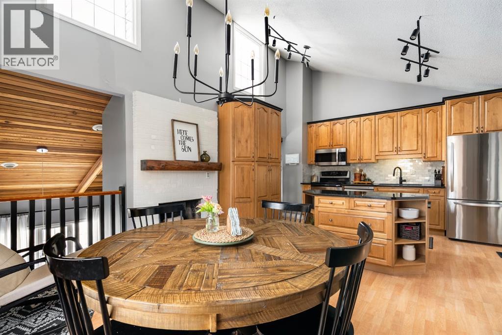 105 Whiteoak Garden, Fort McMurray