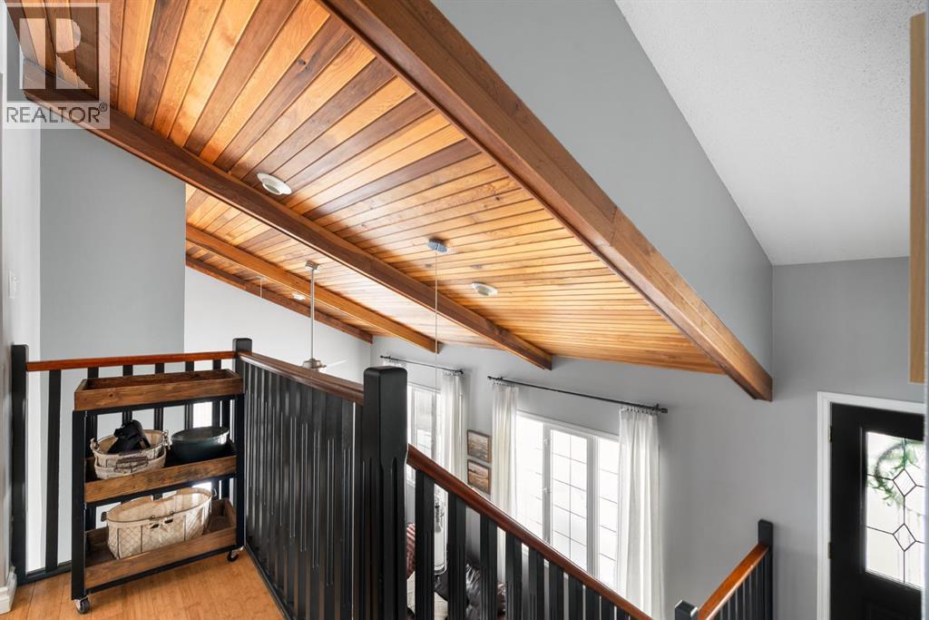 105 Whiteoak Garden, Fort McMurray