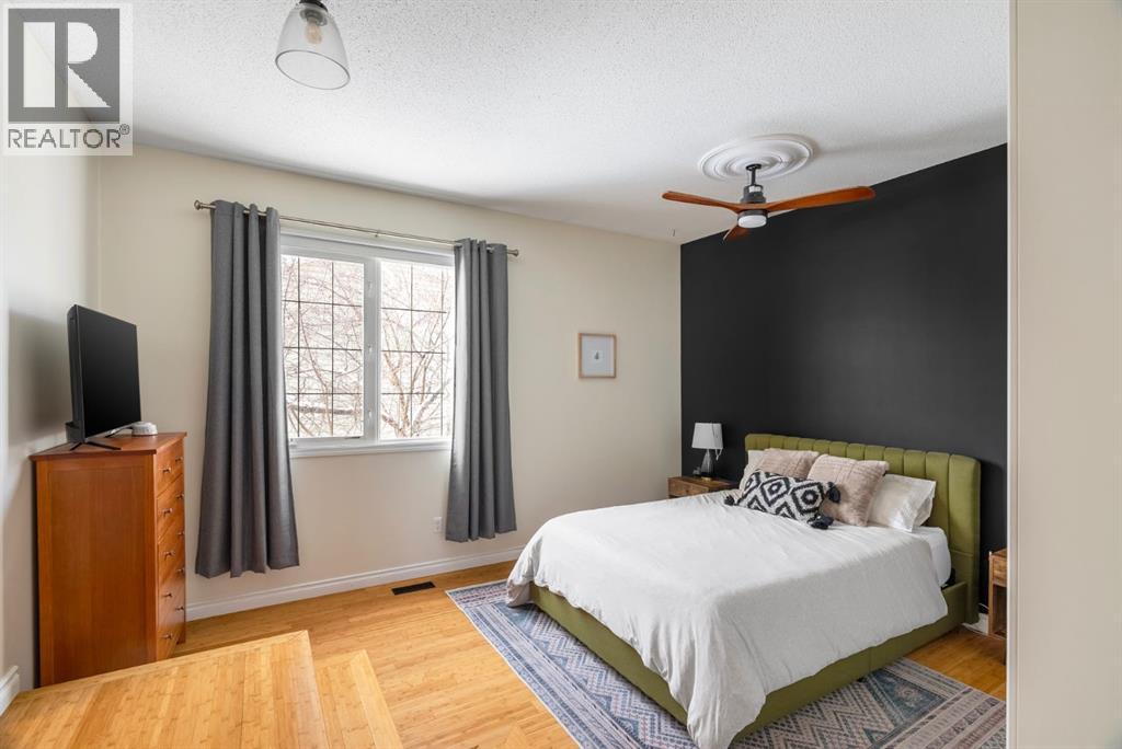 105 Whiteoak Garden, Fort McMurray