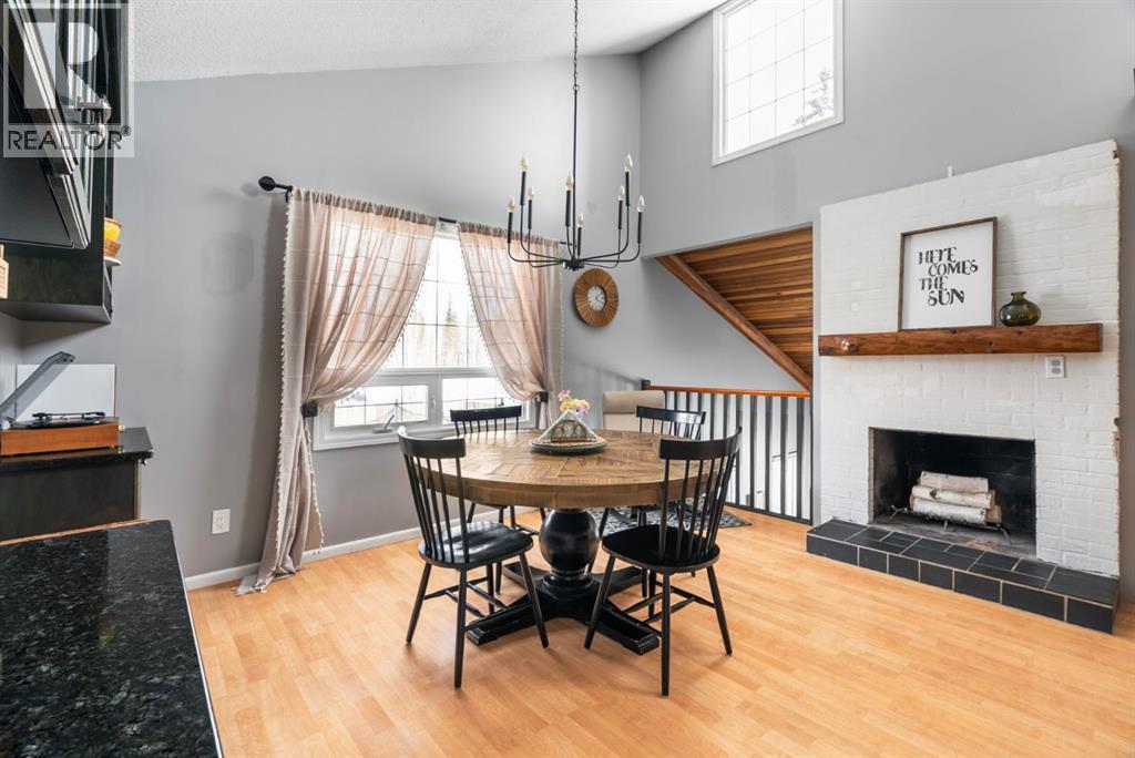 105 Whiteoak Garden, Fort McMurray