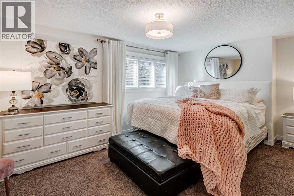 Single Family House for Sale in  Lissington Drive SW North Glenmore Park Calgary 