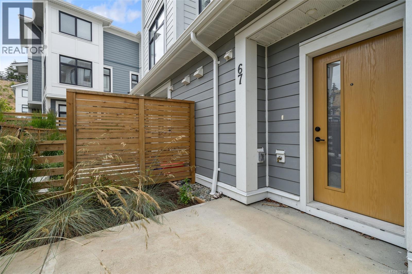 67 255 Caspian Dr, Colwood