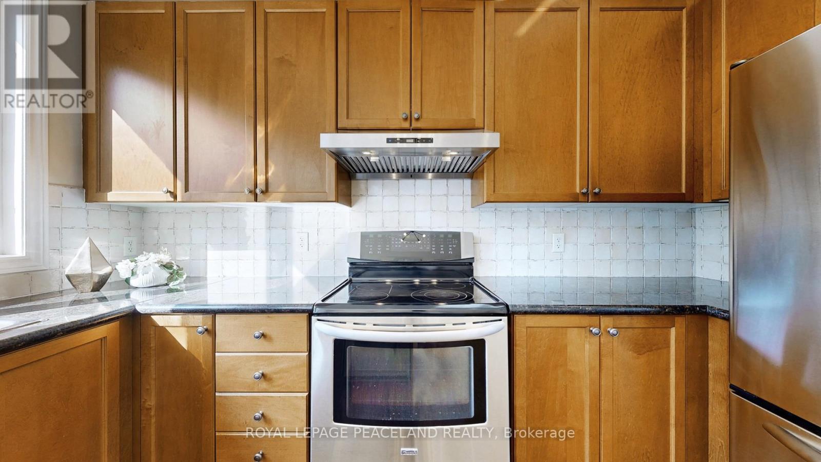 Single Family House for Sale in  WESTOLIVIA TRAIL Vaughan (Patterson) 
