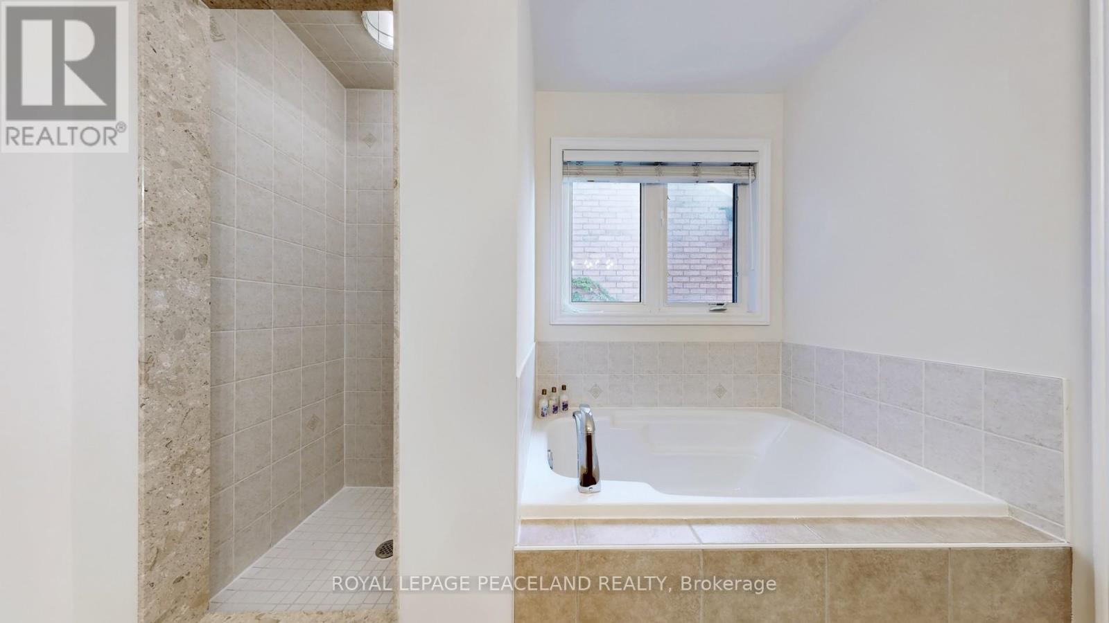 Single Family House for Sale in  WESTOLIVIA TRAIL Vaughan (Patterson) 