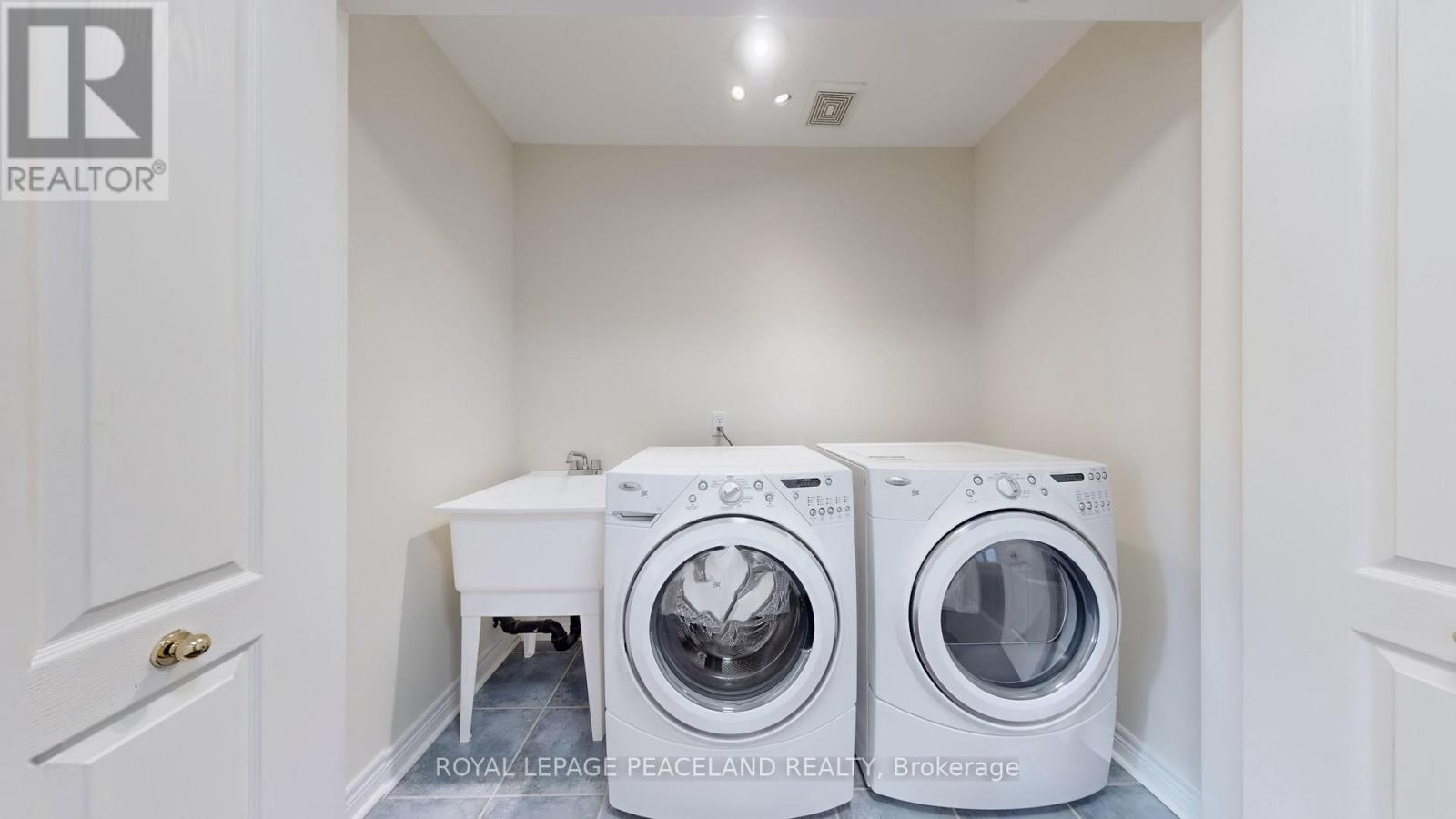 Single Family House for Sale in  WESTOLIVIA TRAIL Vaughan (Patterson) 