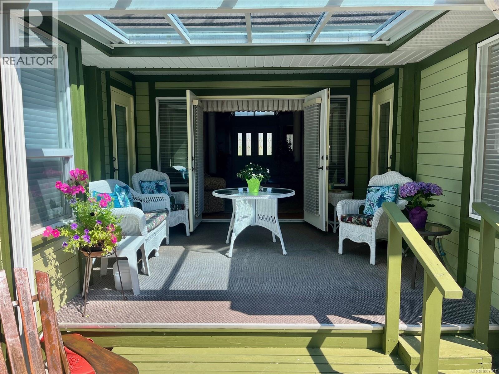 630 Morningstar Dr, Parksville