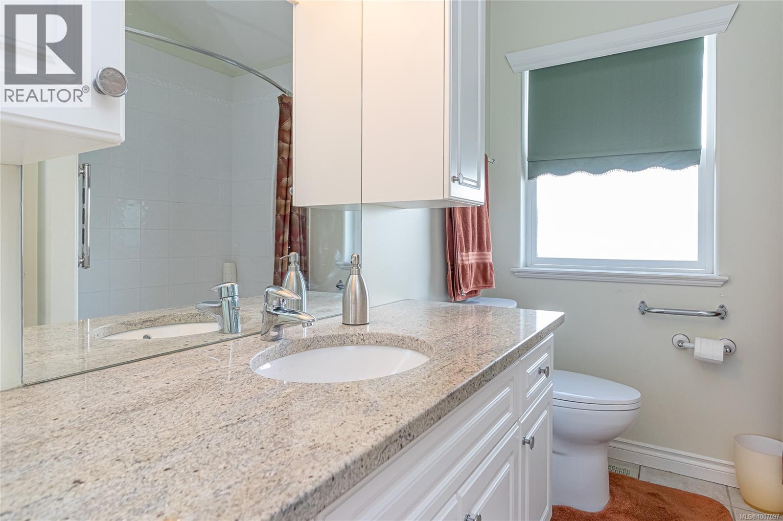 630 Morningstar Dr, Parksville