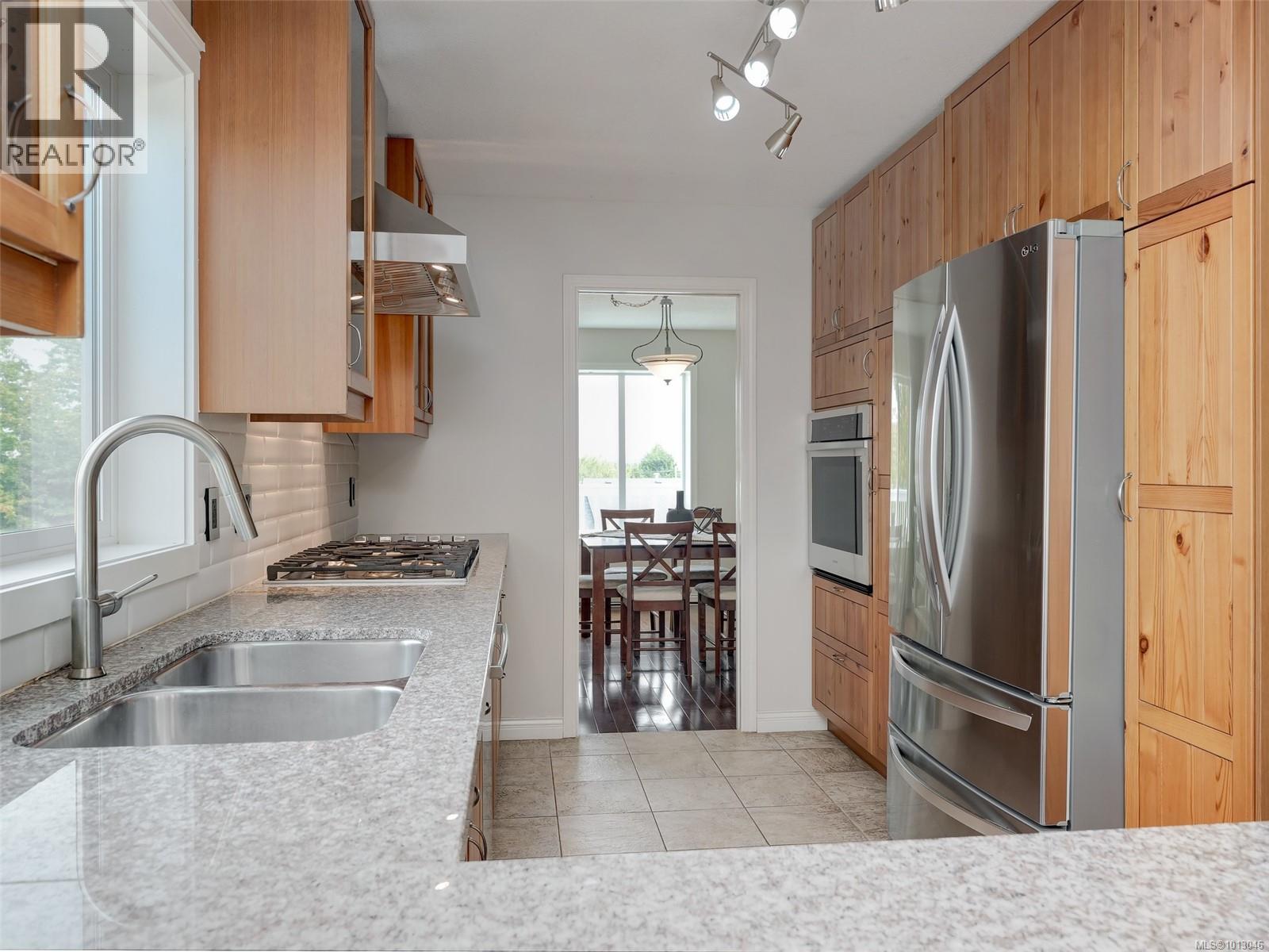 2567 Wilcox Terrace, Central Saanich