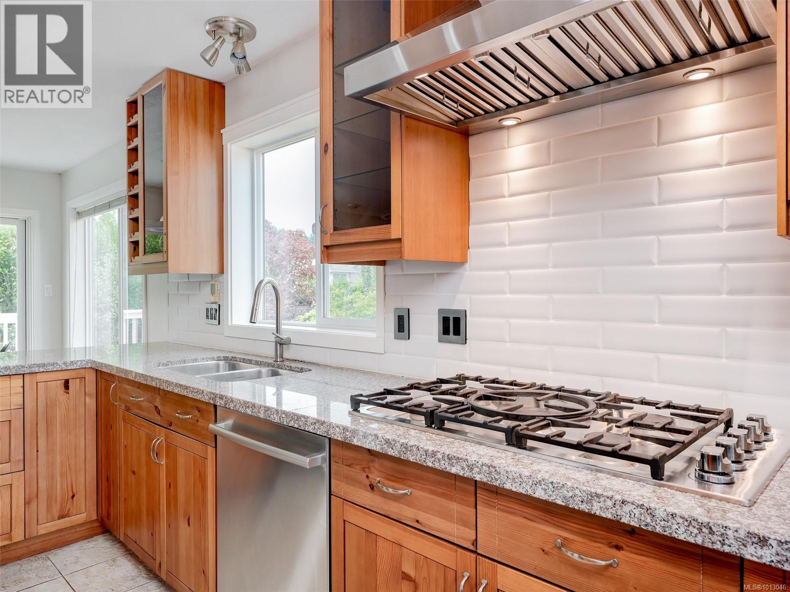  2567 Wilcox Terrace, Central Saanich