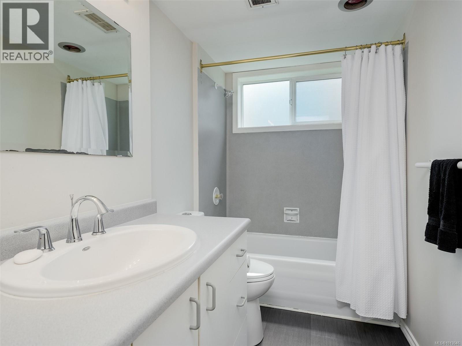  2567 Wilcox Terrace, Central Saanich