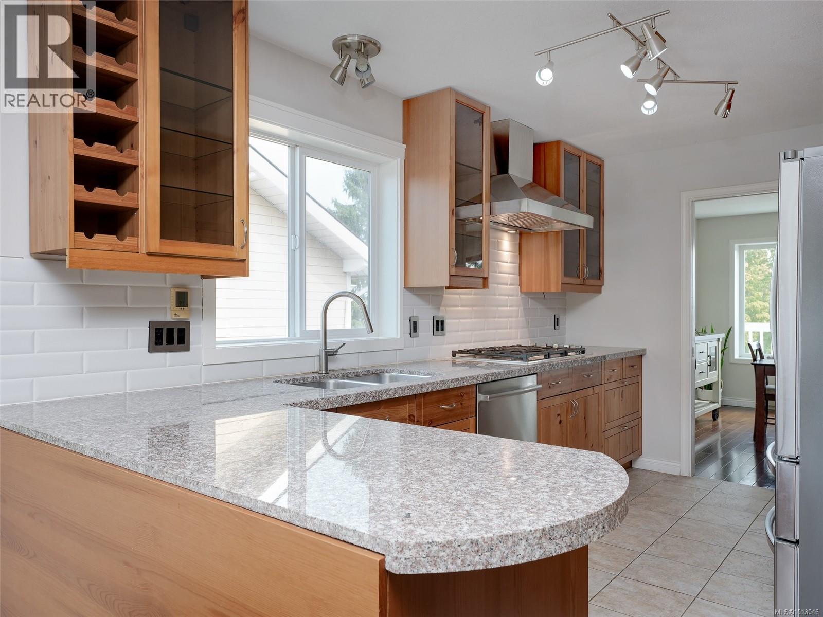  2567 Wilcox Terrace, Central Saanich