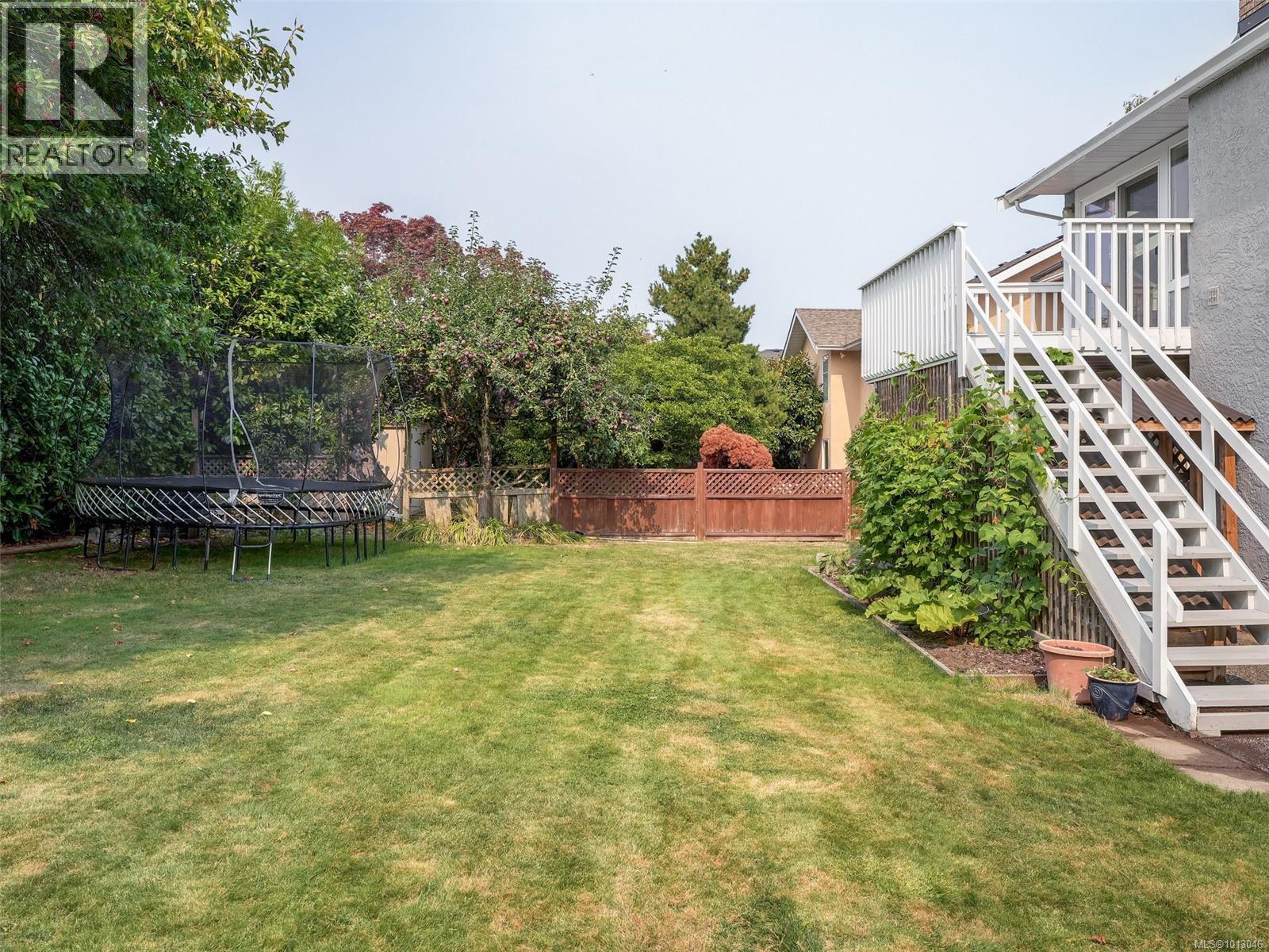  2567 Wilcox Terrace, Central Saanich