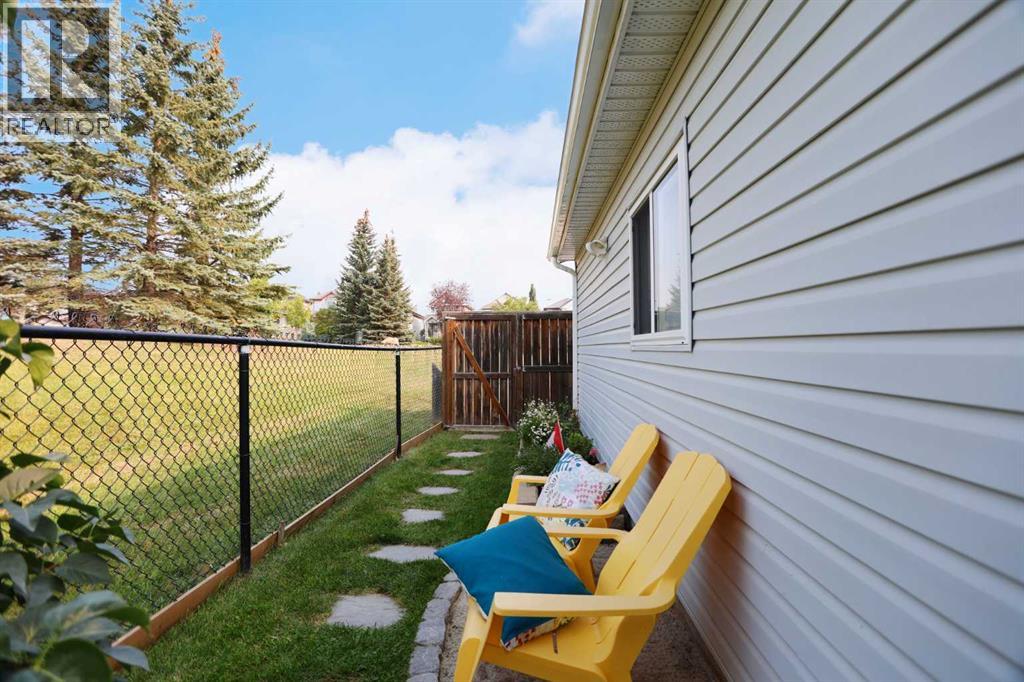 Single Family House for Sale in  Citadel Vista Green NW Citadel Calgary 
