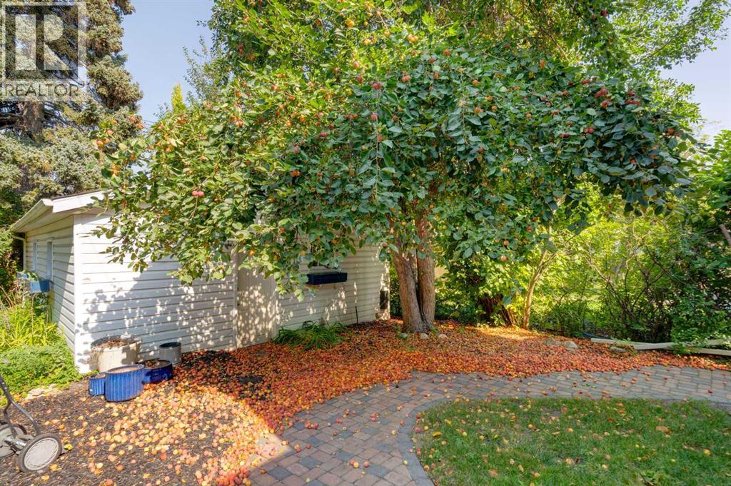 Single Family House for Sale in  Frontenac Avenue SW Upper Mount Royal Calgary 