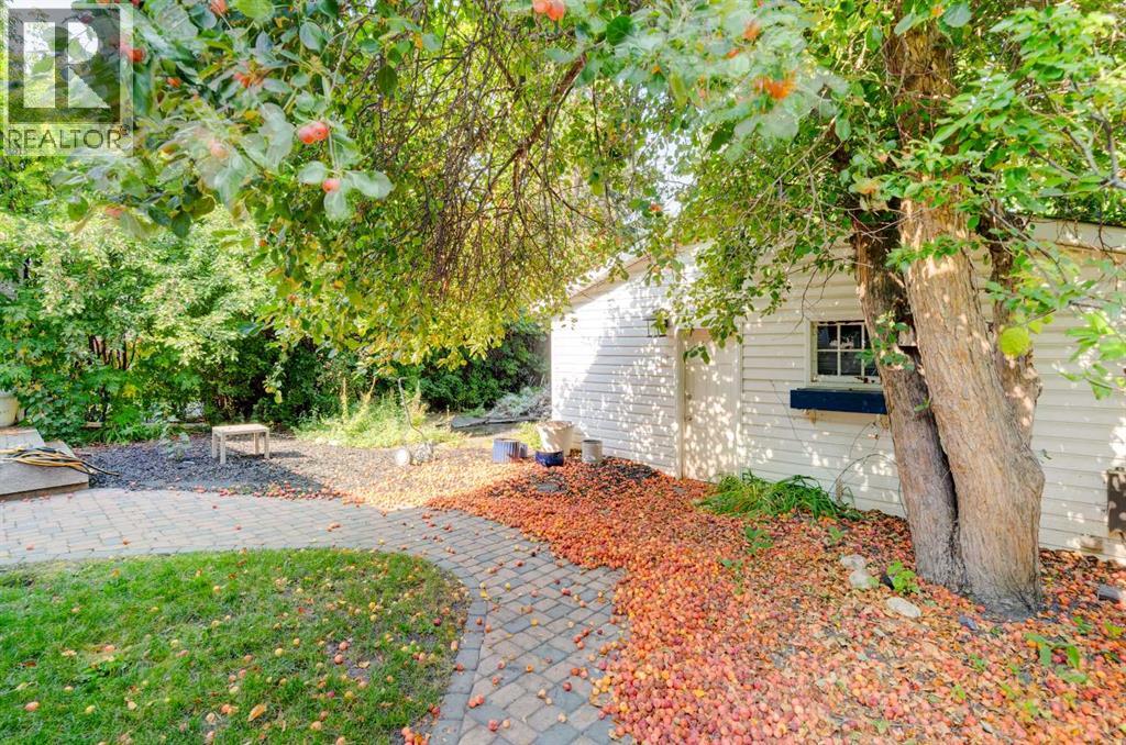Single Family House for Sale in  Frontenac Avenue SW Upper Mount Royal Calgary 