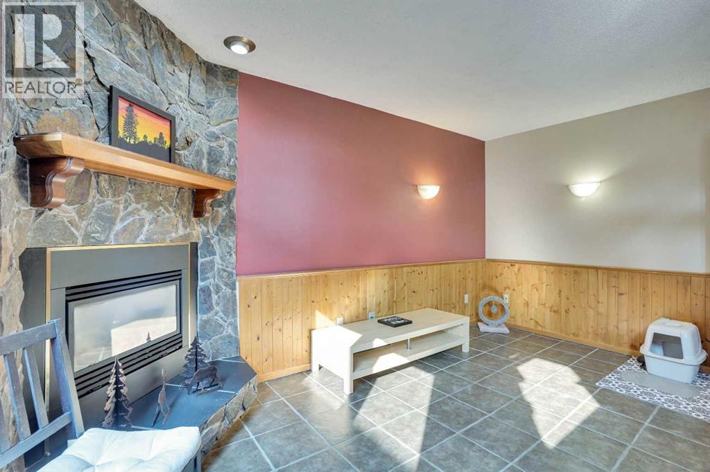 Single Family House 4 Level for Sale in  Woodbrook Mews SW Woodbine Calgary 