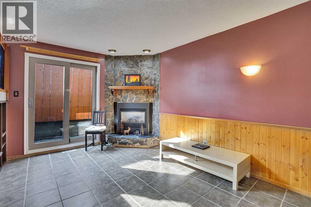 Single Family House 4 Level for Sale in  Woodbrook Mews SW Woodbine Calgary 