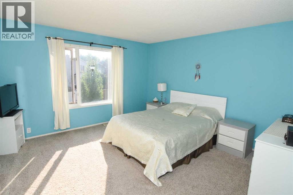 Single Family House for Sale in  Mt Mckenzie Drive SE McKenzie Lake Calgary 