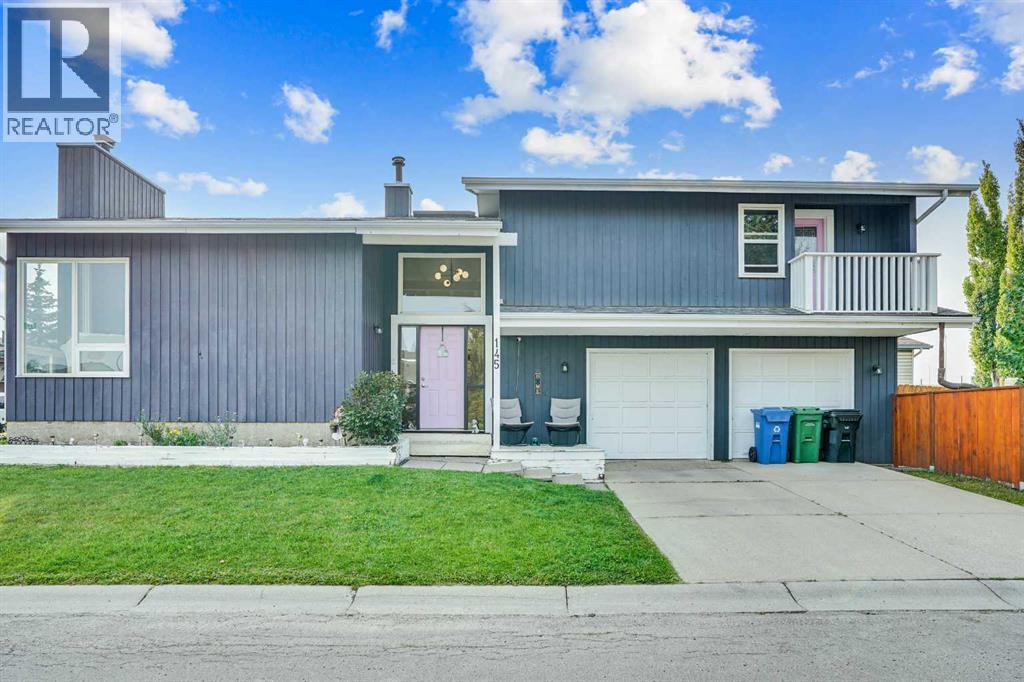 Single Family House 4 Level for Sale in  Woodbrook Mews SW Woodbine Calgary 