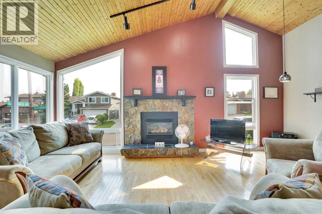 Single Family House 4 Level for Sale in  Woodbrook Mews SW Woodbine Calgary 