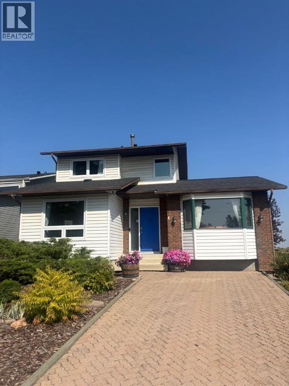 Single Family House for Sale in  Beddington Way NE Beddington Heights Calgary 