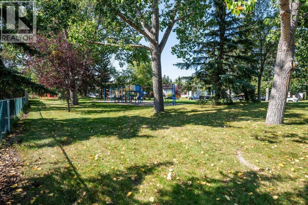 Single Family House Bi-level for Sale in  Shawglen Place SW Shawnessy Calgary 