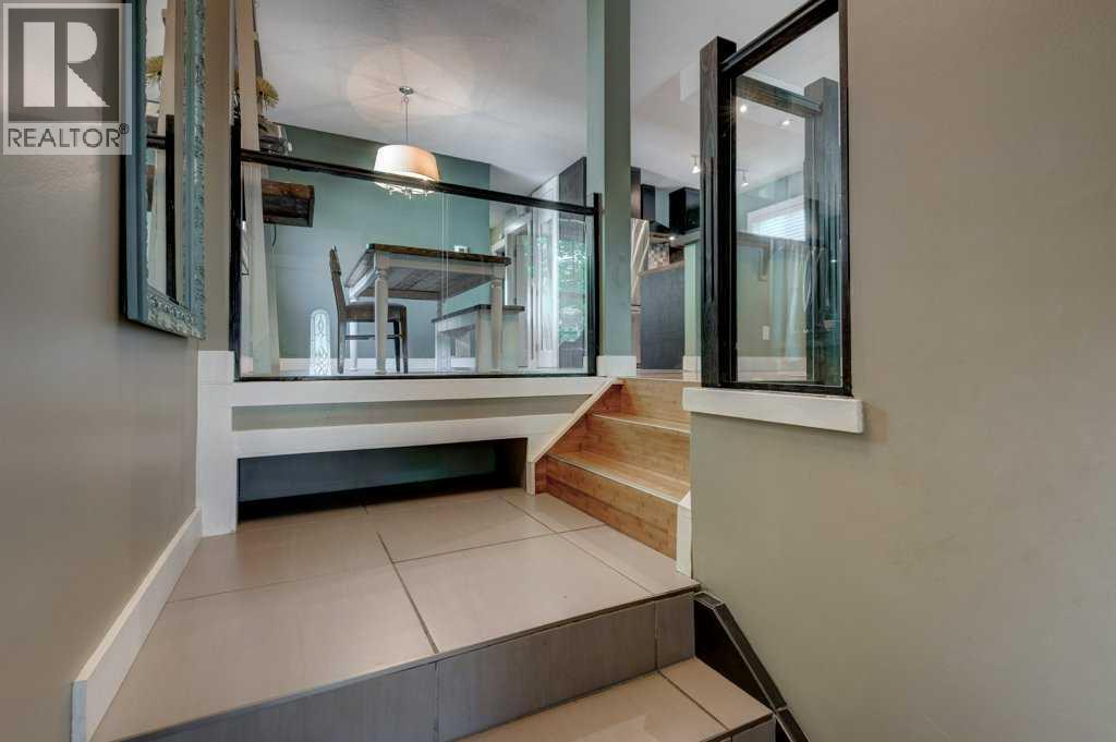 Single Family House Bi-level for Sale in  Shawglen Place SW Shawnessy Calgary 