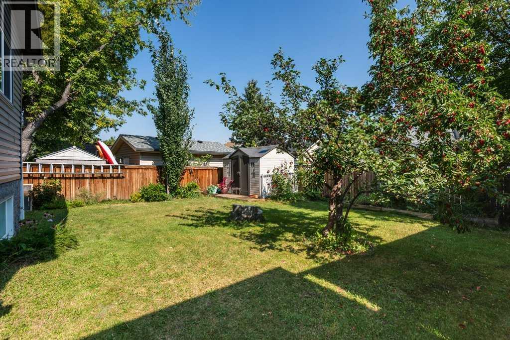 Single Family House Bi-level for Sale in  Shawglen Place SW Shawnessy Calgary 