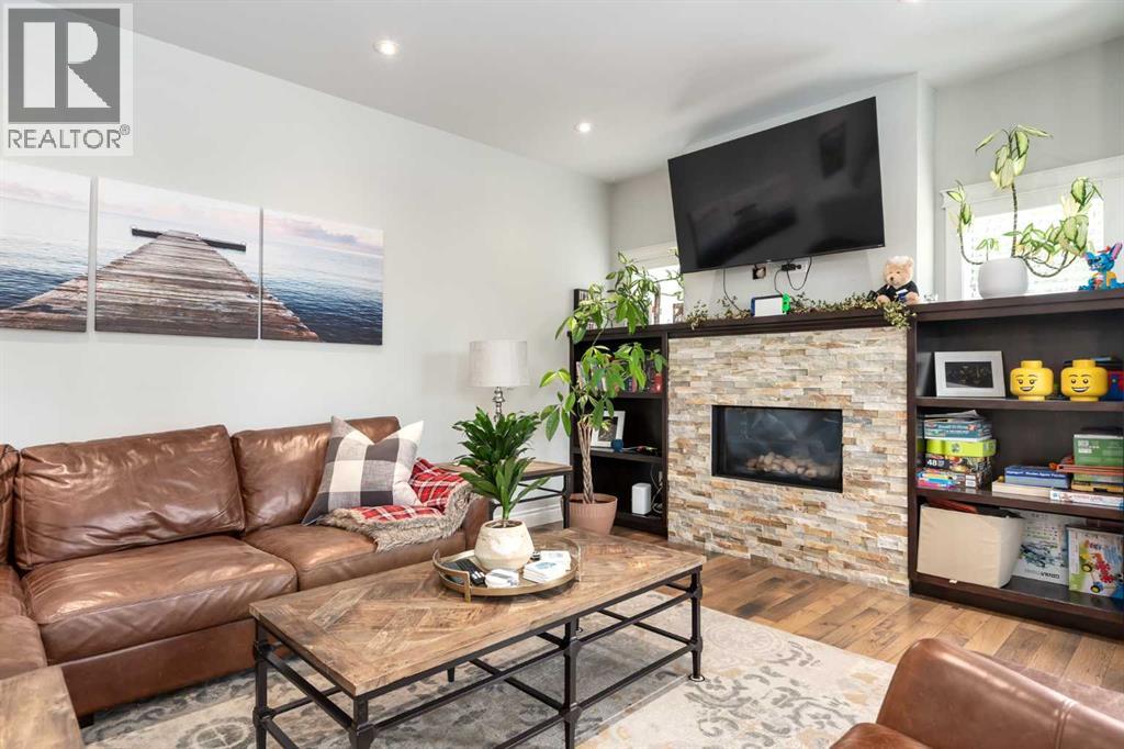 Single Family House for Sale in   Avenue SW Altadore Calgary 
