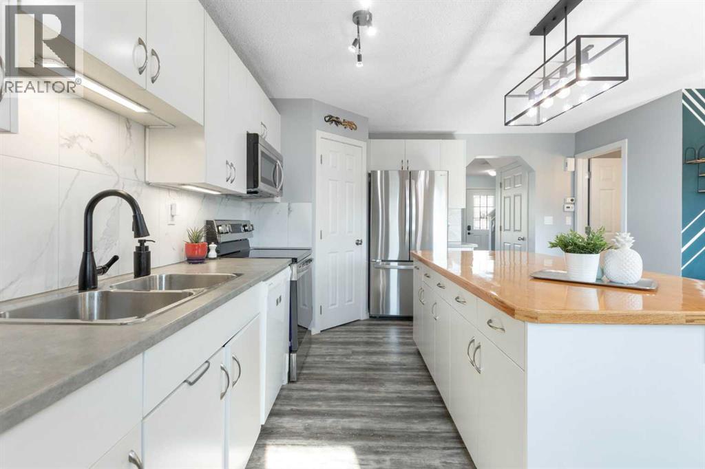 Single Family House for Sale in  Citadel Acres Close NW Citadel Calgary 