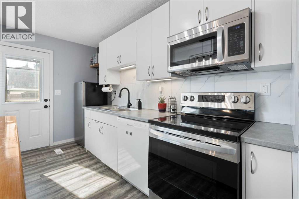 Single Family House for Sale in  Citadel Acres Close NW Citadel Calgary 