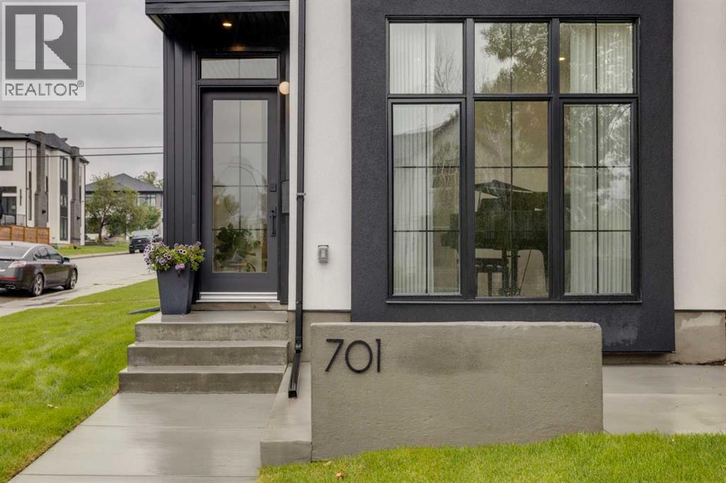 Single Family House for Sale in   Avenue NW Mount Pleasant Calgary 