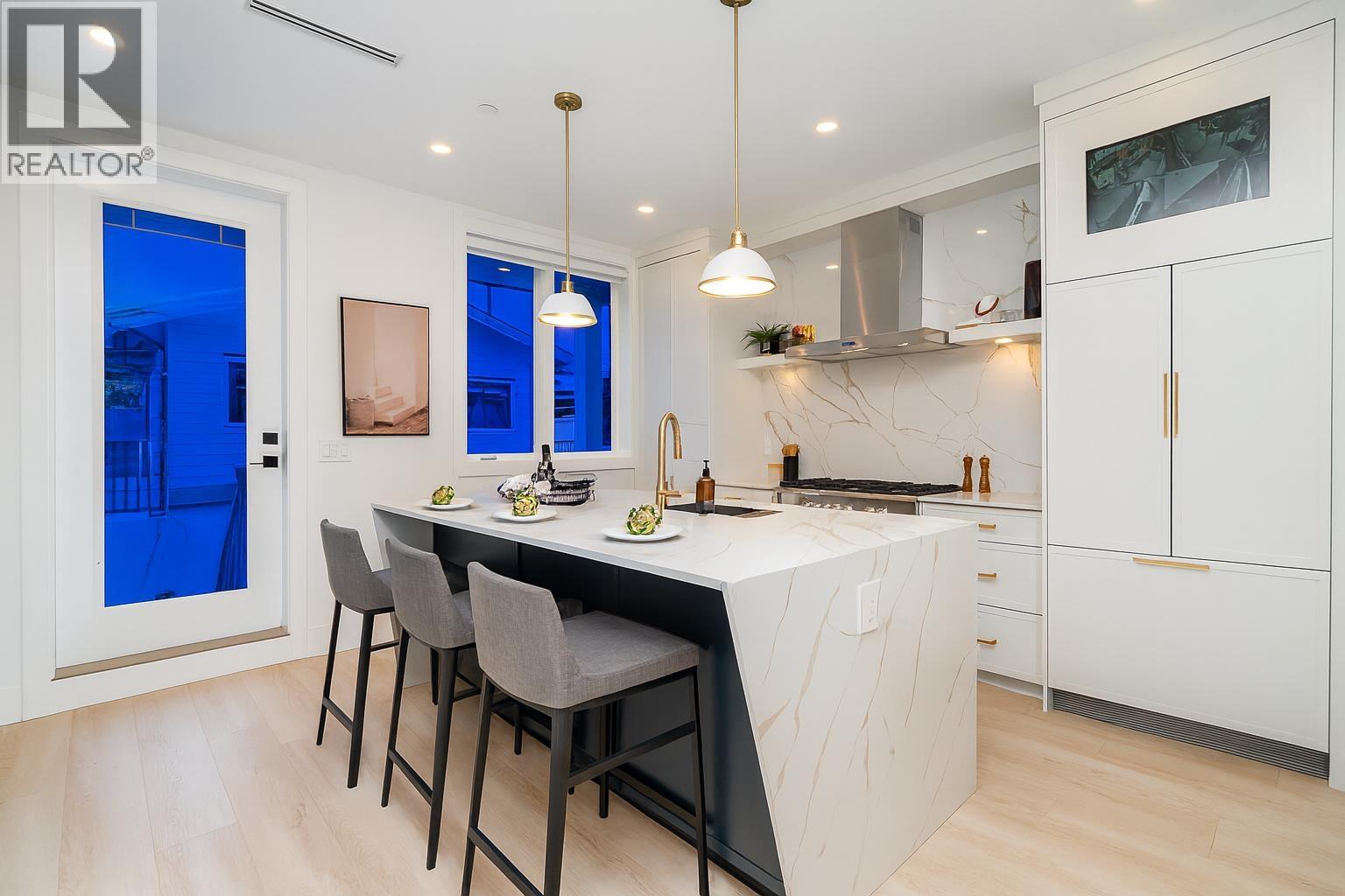 3468 MONS DRIVE, Vancouver