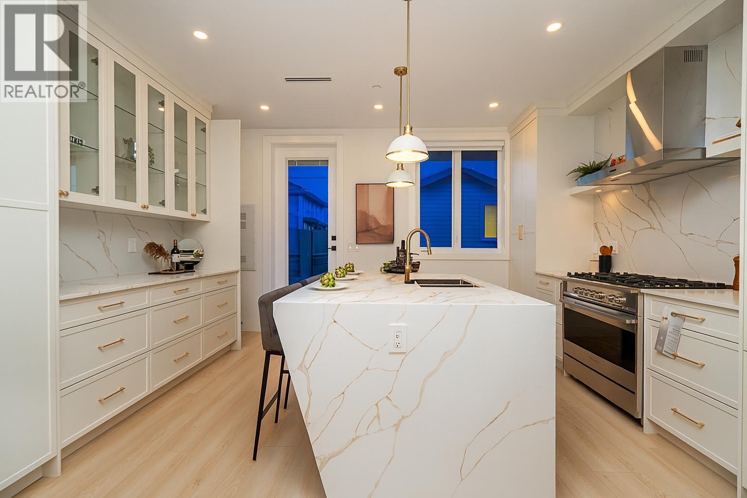 3468 MONS DRIVE, Vancouver
